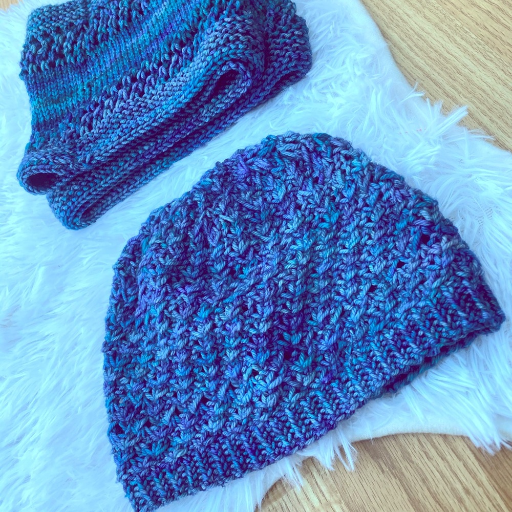 Knit merino wool infinity scarf and hat! 🧶 🧣